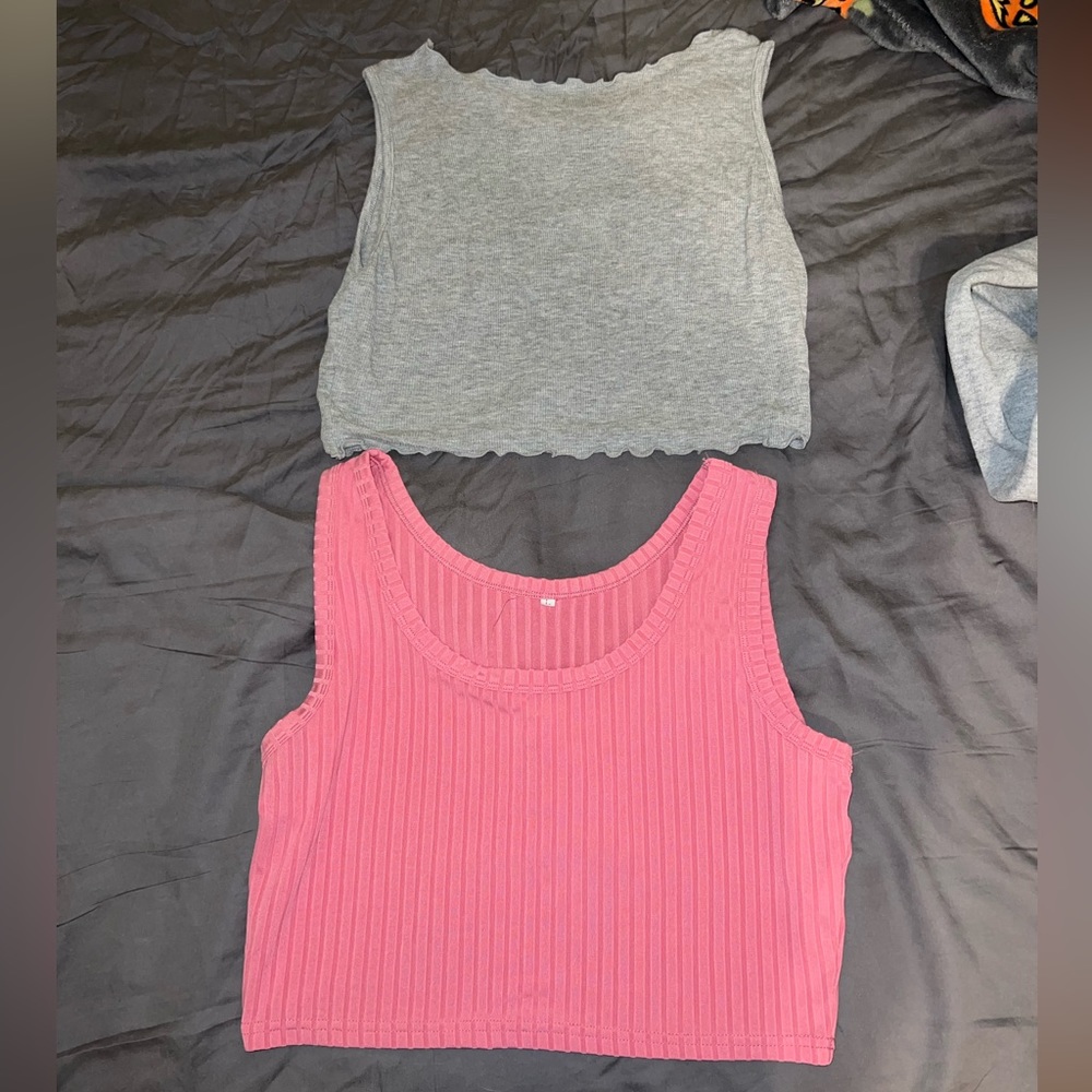 2 crop tops